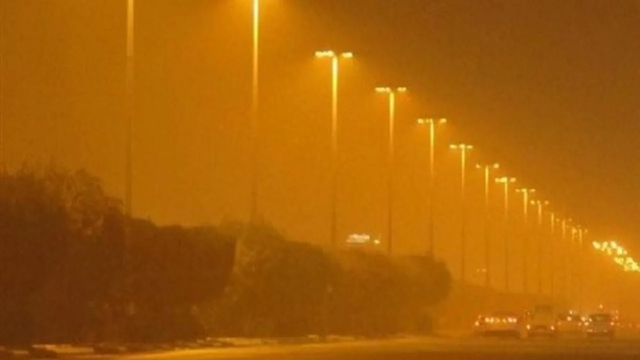 تحذير الأرصاد.. رياح نشطة وارتفاع الأمواج يدفعان المواطنين لارتداء الملابس الشتوية الثقيلة